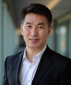 Headshot of Jay Um, Senior Banker, Southern California